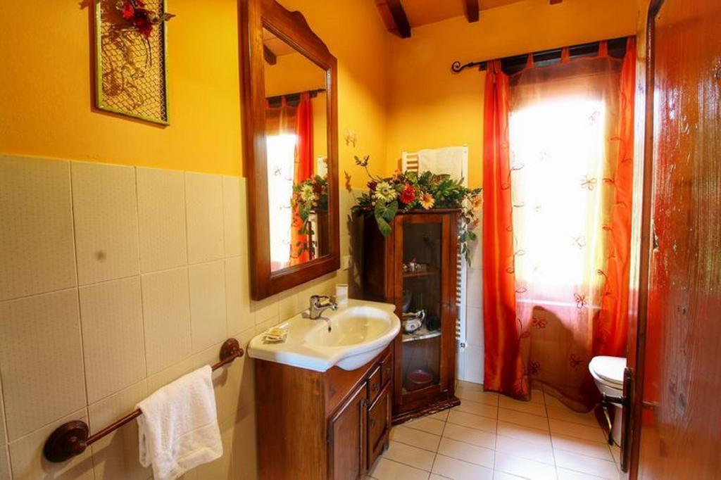 Casa Vacanza Le Corniole Чивителла-ин-Валь-ди-Кьяна Экстерьер фото